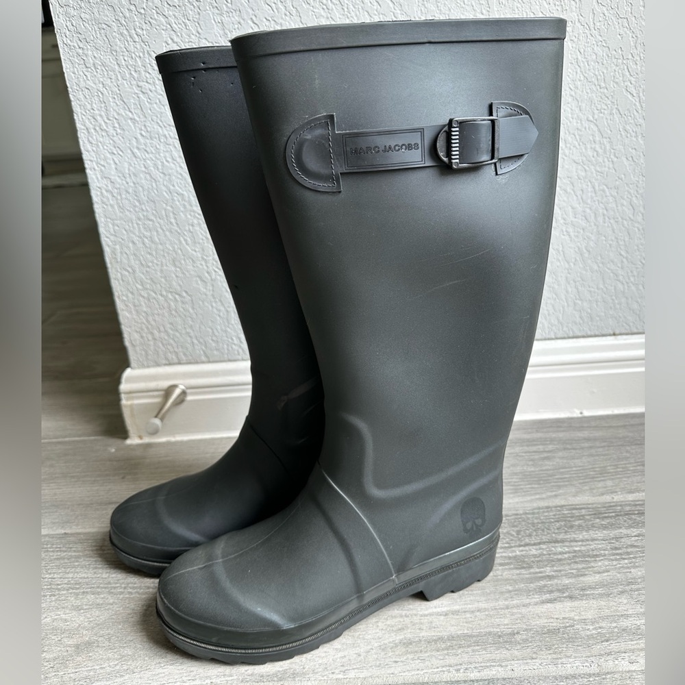 MARC JACOBS Black Rubber Rain Boots